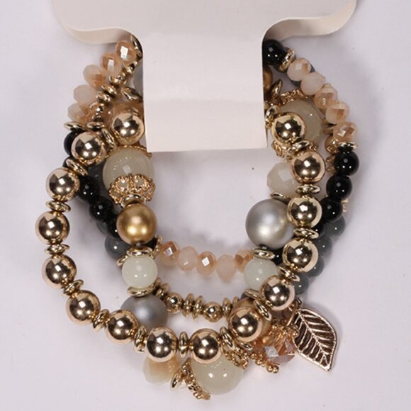 Multilayer Leaf Pendant Bracelet - Picture 2 of 2